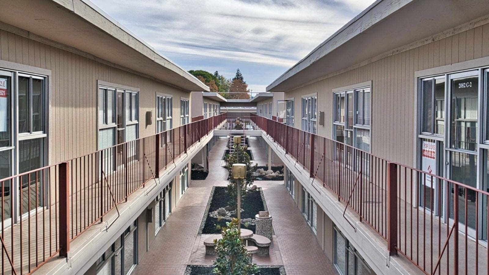 San Tomas Business Centre courtyard photo